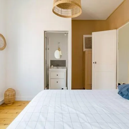 Holiday home Large Maison De 5 Avec Jardin Saint Maur Proche Centre Lille *