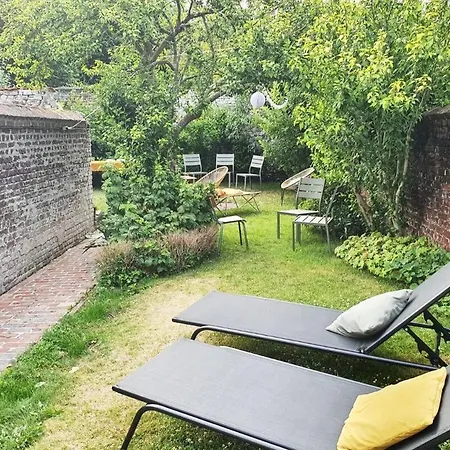 Holiday home Large Maison De 5 Avec Jardin Saint Maur Proche Centre Lille