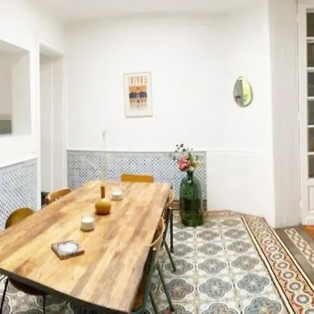 Holiday home Large Maison De 5 Avec Jardin Saint Maur Proche Centre Lille La Madeleine (Nord)