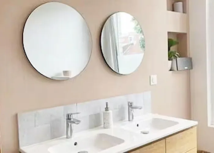 Dom wakacyjny Large Maison De 5 Avec Jardin Saint Maur Proche Centre Lille *