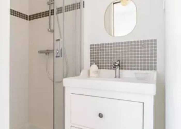 Dom wakacyjny Large Maison De 5 Avec Jardin Saint Maur Proche Centre Lille *