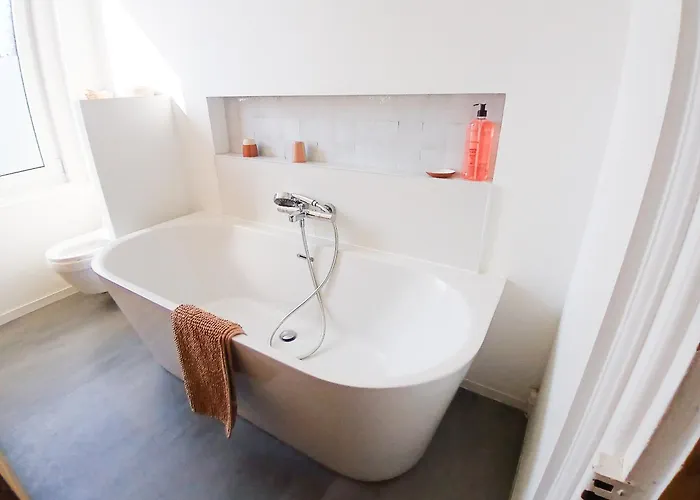 Large Maison De 5 Avec Jardin Saint Maur Proche Centre Lille Dom wakacyjny La Madeleine (Nord)